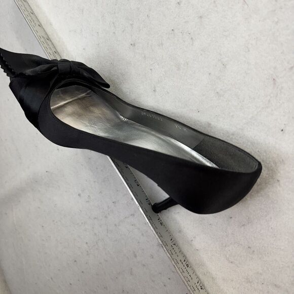 STUART WEITZMAN Women Sz 9.5 Black Satin Peep Toe Bow Stiletto Heels GIGIRITZ 3” - Picture 11 of 13